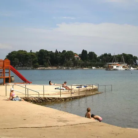 Holiday Daira.1 *